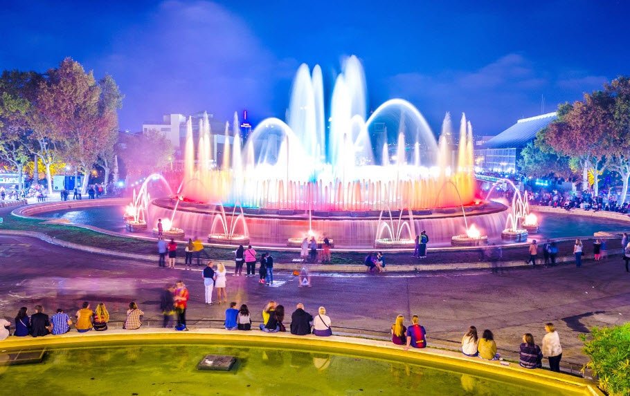 Watch the Magic Fountain Show